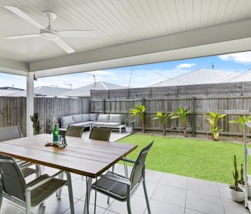 Near New Family Home in Award Winning Estate! - Photo 4