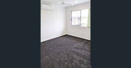 4-Bed Near Brand-New Townhouse With Two Ensuites! - Photo 4