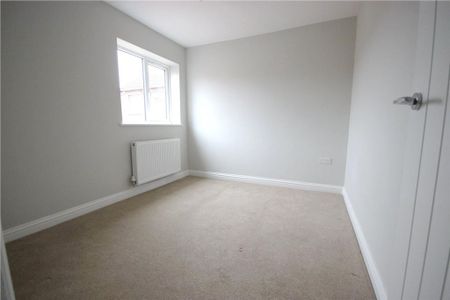 2 bedroom end of terrace house to rent - Photo 2