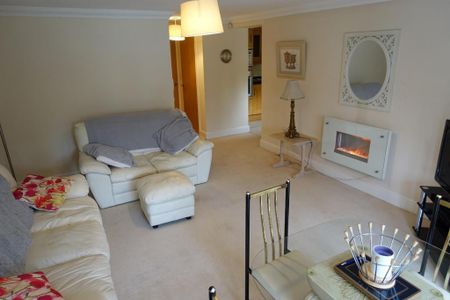 2 bedroom flat to rent - Photo 4