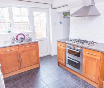 4 bedroom house to rent - Photo 1