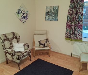 Room in a Shared House, Aston St, LS13 - Photo 1