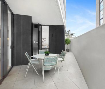 Modern Luxury Living in Castle Hill - Photo 5
