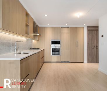 Condo in Burnaby, BC - Photo 5