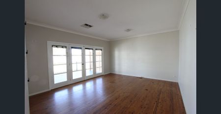 Fresh, Stylish & Super Convenient – With Bonus Studio! - Photo 5