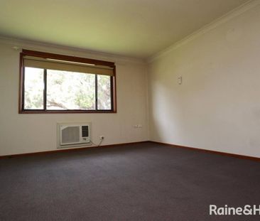 NEAT TWO BEDROOM UNIT - Photo 4