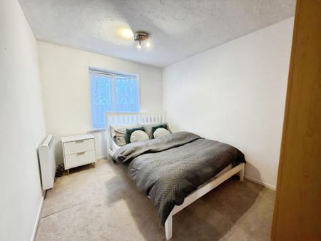 Caravel Close, Chafford Hundred, Grays, RM16 - Photo 2