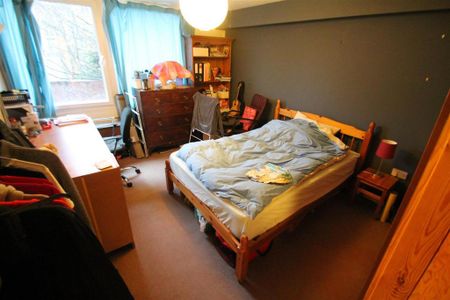 3 bedroom flat to rent - Photo 3