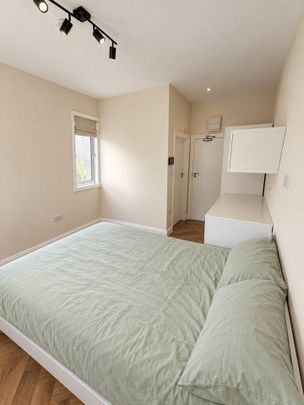 Studio Flat, London, W3 - Photo 1