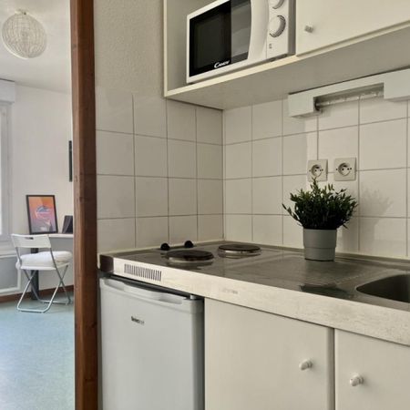 STUDIO MEUBLE A LOUER A SAINT ETIENNE - Photo 4