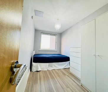 Room in a Shared Flat, Thames View, IG1 - Photo 3