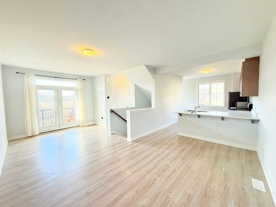 For Lease - 63 Stitch Mews, Stittsville - Munster - Richmond, Ontario - Photo 1