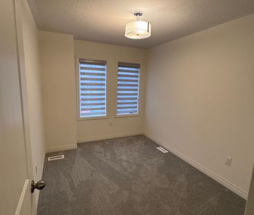 For Lease - 25 King George Way, Clarington, Ontario - Photo 4