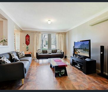 Family Living - Photo 2