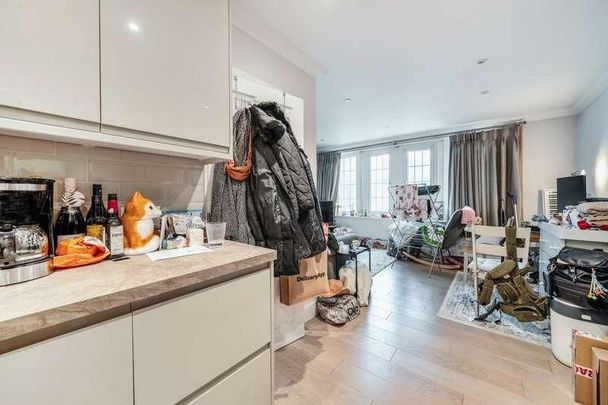 Red Lion Street, Richmond, TW9 - Photo 1