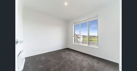 **RECEIVE ONE MONTH FREE RENT, ASK US HOW! Brand New 3-Bedroom Home for Lease – Fraser Rise - Photo 3