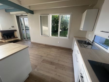 Location Maison 3 pièces 51m² FLAVIN 12450 - Photo 2