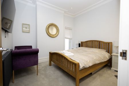 2 bed flat to rent in Alton Road, BH14 - Photo 5