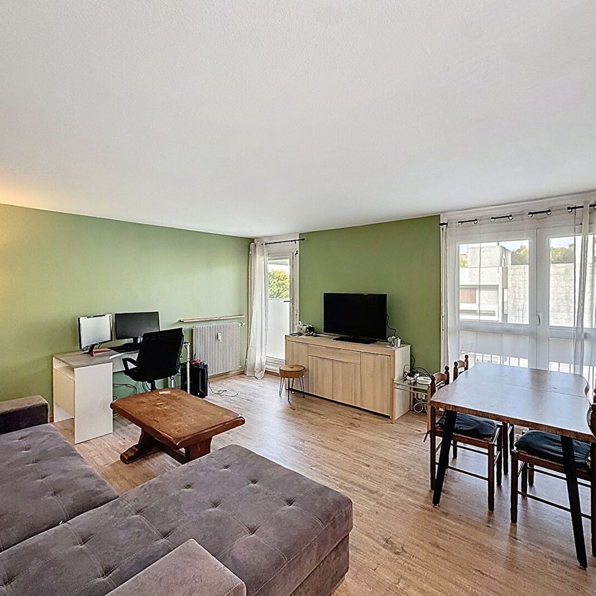 Appartement à louer - ÉPERNAY - Appartement 3 pièces avec balcon - Photo 1