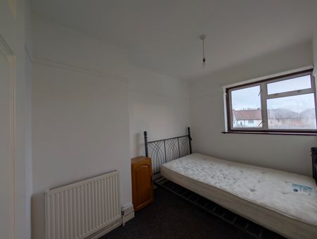 3 Bed Terraced House, Normans Mead, NW10 - Photo 4
