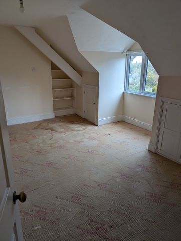 Top Floor 2 Bed Self Contained Flat To Let in Launceston - Photo 2