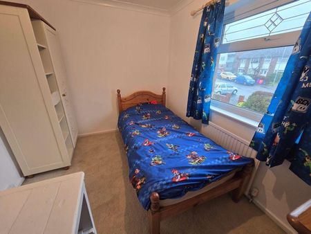 3 bedroom terraced house to rent - Photo 5