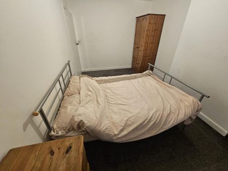 1 bedroom in a house share to rent - Photo 4
