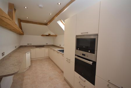 The Hayloft, Upper Brook Farm, Uttoxeter, Uttoxeter, ST14 8NU - Photo 2