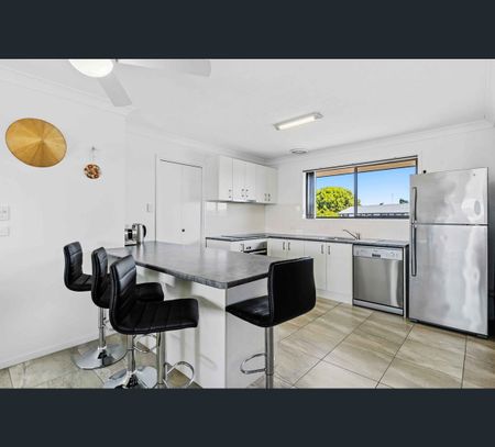 4/5 Barbet Place, Burleigh Waters, Qld 4220 - Photo 4