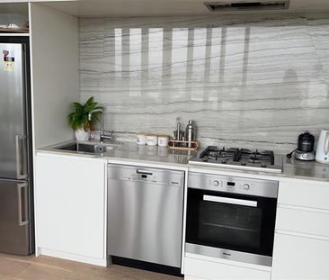 Gorgeous Near New 1 Bedroom 1 Bathroom - Photo 5