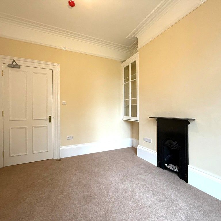 2 bed ground floor flat to rent in New North Road, Exeter - Photo 1
