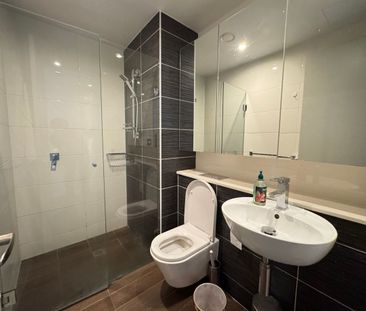 Next to MQ University As New Furnished 1+ Huge Study Apartment with... - Photo 5