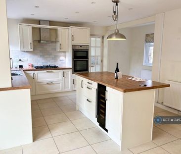 4 bedroom detached house to rent - Photo 3