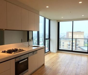 South Yarra Apartment | Panoramic Views & Luxury Living - Photo 1