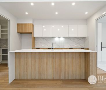 Stunning Family Home - Photo 1