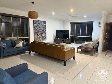 LARGE BEACHSIDE HOME IN PEREGIAN BEACH - Photo 5