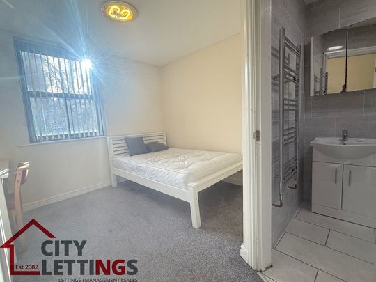 4 Bedroom Flat - Photo 1