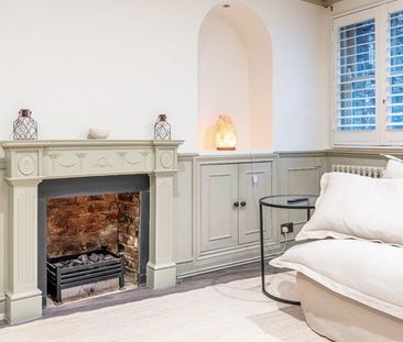 3 Bed Terraced House, Fenwick Place, SW9 - Photo 1