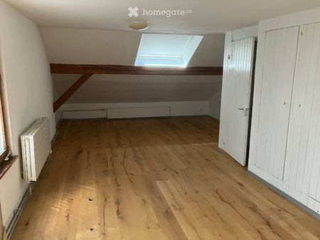 Charmante 3-Zimmer-Dachwohnung im Altbau in Reinach AG - Foto 3