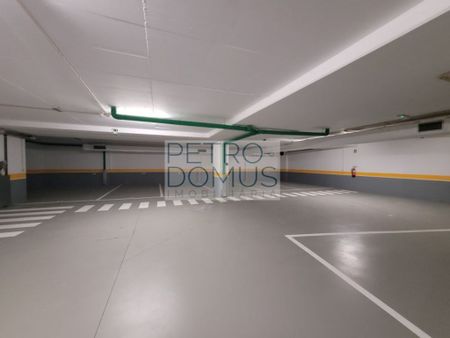 2 bedroom luxury Apartment for rent in Praca de Espanha, Campolide, Lisbon - Photo 3