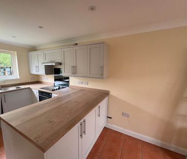 Worle, Weston-super-Mare, North Somerset - Photo 3