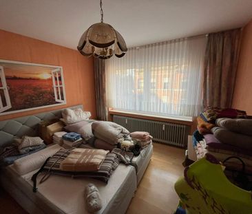 Wohnung im 1. OG mit Balkon und PKW-Stellplatz im Hof - Photo 2