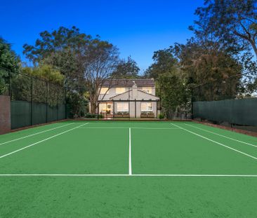 Grand family home with tennis court in Beecroft Public Catchment - Photo 1