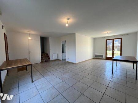 MUIZON - Maison d'habitation de Type 5 d'environ 86m² habitables avec garage et jardin - Photo 2