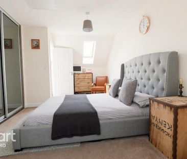 4 bedroom end of terrace house to rent - Photo 4