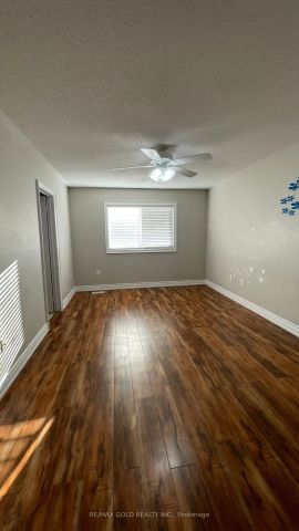 98 Everingham Circle #Upper - Photo 5