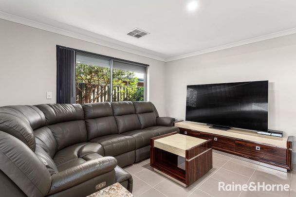 Luxury, Comfort & Sustainable Living in Prime Aveley Location - Photo 1