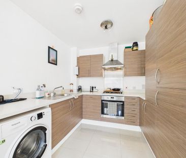 2 bedroom semi-detached house to rent - Photo 4