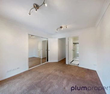 “Prime Toowong Location – Spacious Townhouse with Entertainer's Deck!” - Photo 4