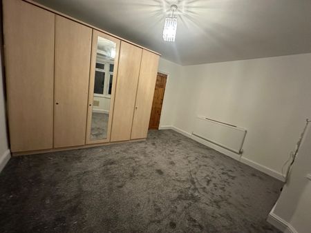 3 Bed Terraced House, Woodlands Road, E17 - Photo 3